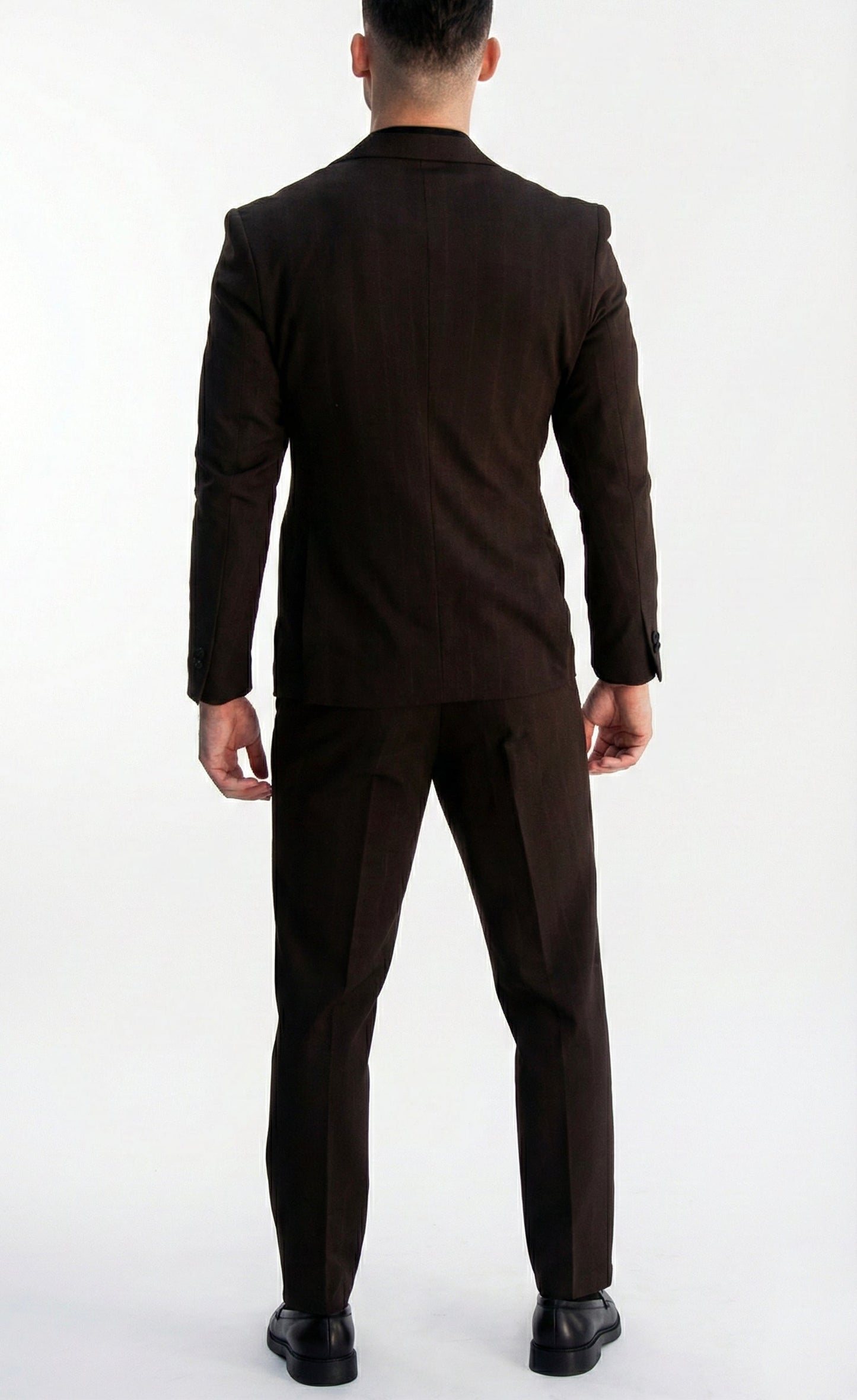 Traje de tres piezas de calidad premium con rayas sutiles  - distinción con personalidad.