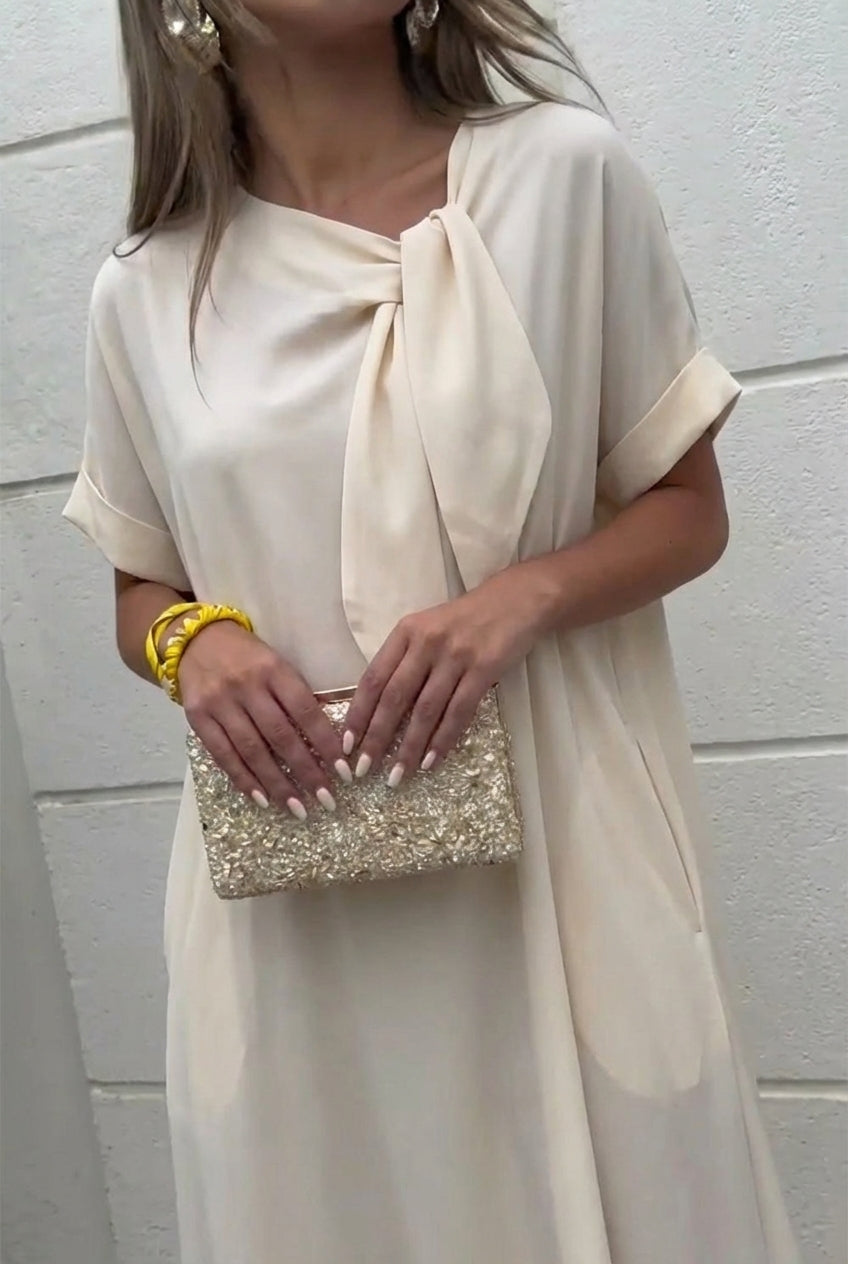 Lyon - Vestido Elegante con escote de lazo